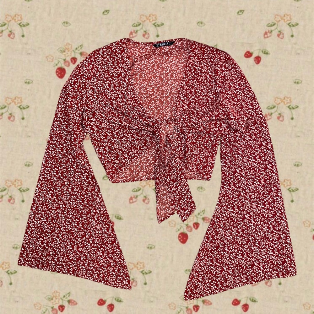 front tie red and white americana core crop top!